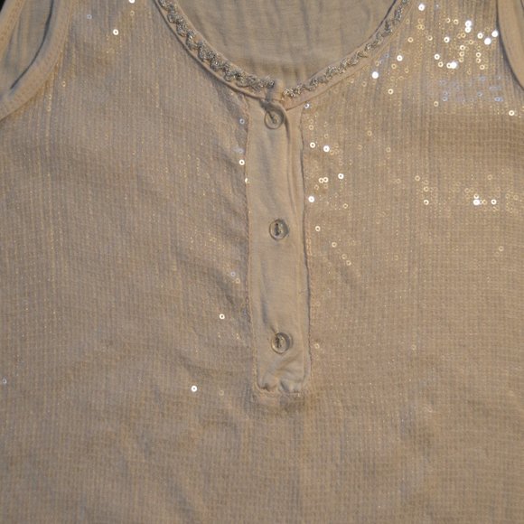 Made in Italy full sequin front nude henley camisole size S - Picture 4 of 15